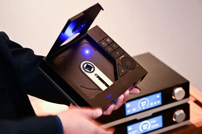 A携全球首款便携SACD机亮相广州音响展pg电子模拟器试玩重塑听觉境界丨法国YB(图4)